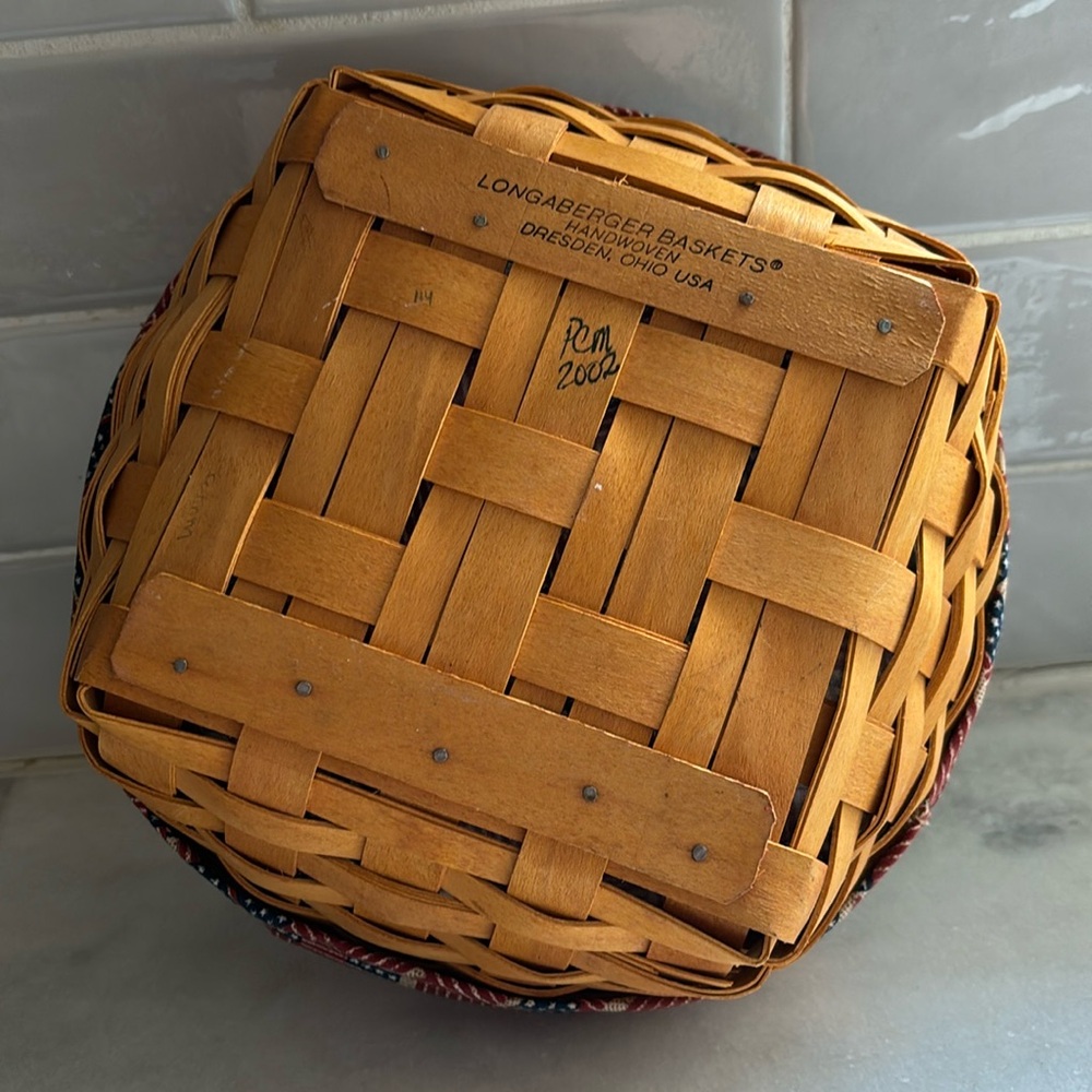 Longaberger basket, handwoven Dresden Ohio USA, with 🇺🇸🇺🇸🇺🇸 print!